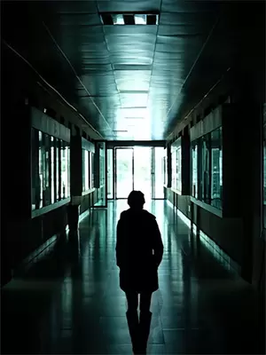 《天生阴官》故事背景